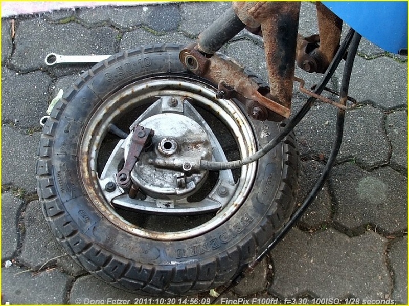 2011_10_30_so_01_015_vorderrad_zustand.jpg