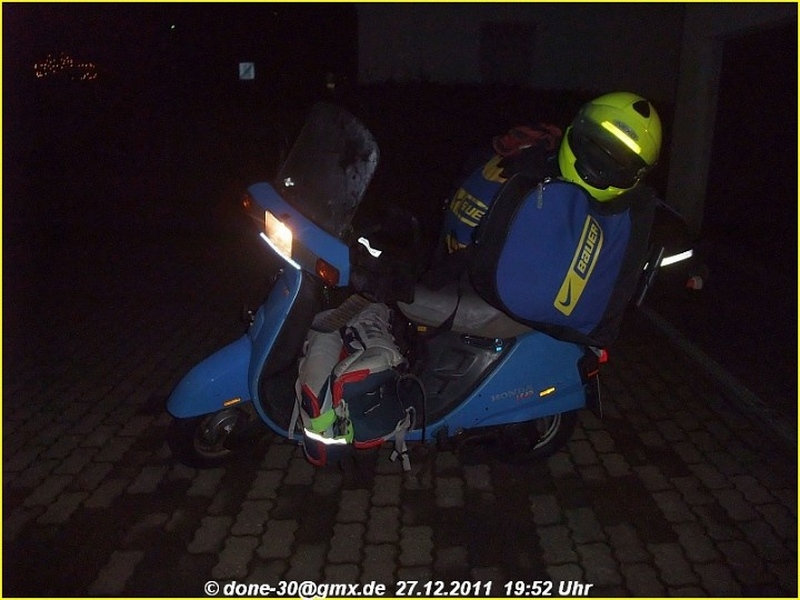 2011_12_27_di_01_001_goaliescooter.jpg