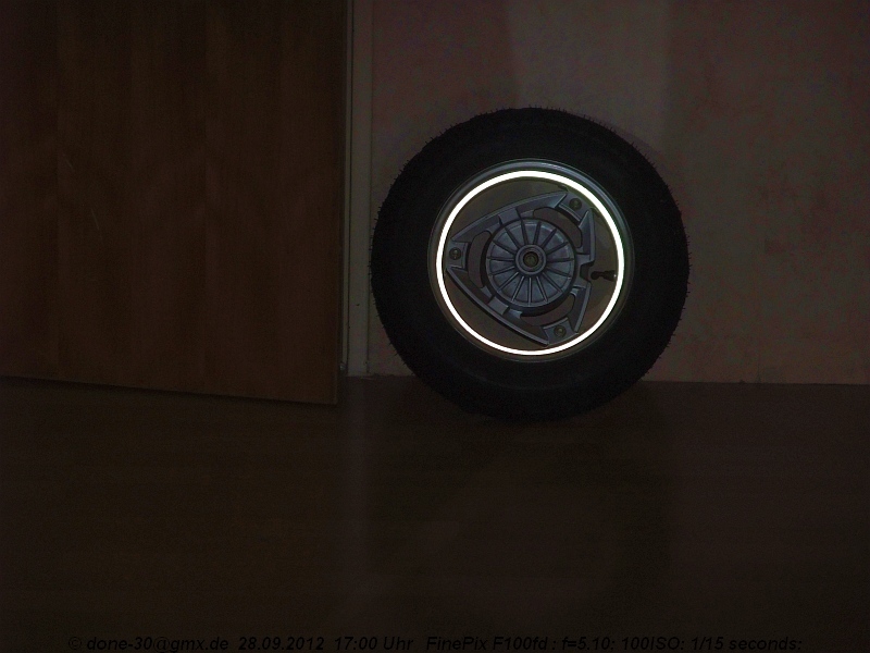 2012_09_28_fr_01_008_winterreifen_felgenaufkleber.jpg