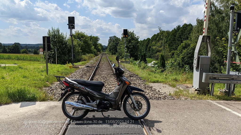 2021_08_11_mi_01_024_zweitinnova_wullenstetten_bahnuebergang.jpg