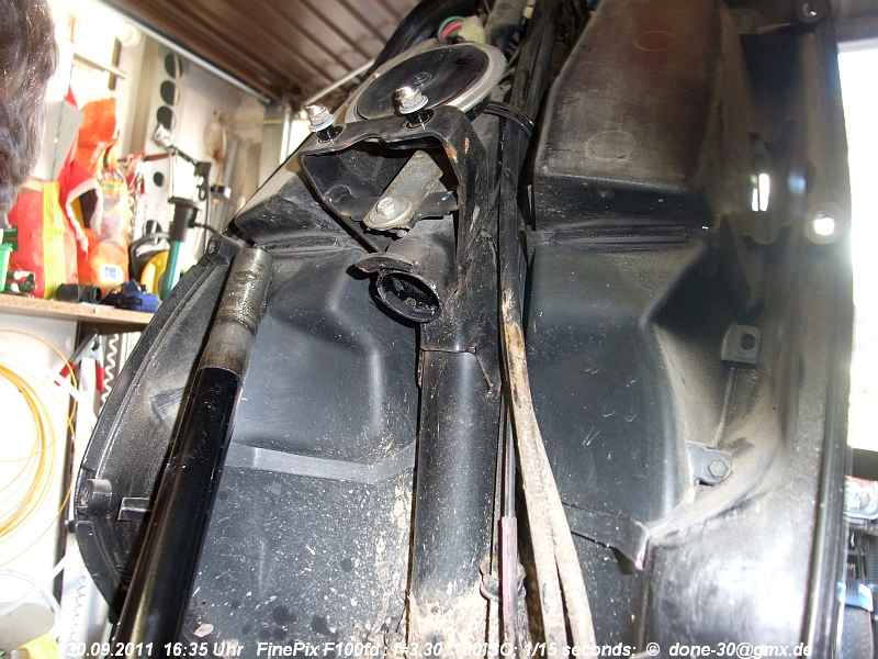 2011_09_30_fr_02_036_lenkkopflager_unten_demontiert.jpg